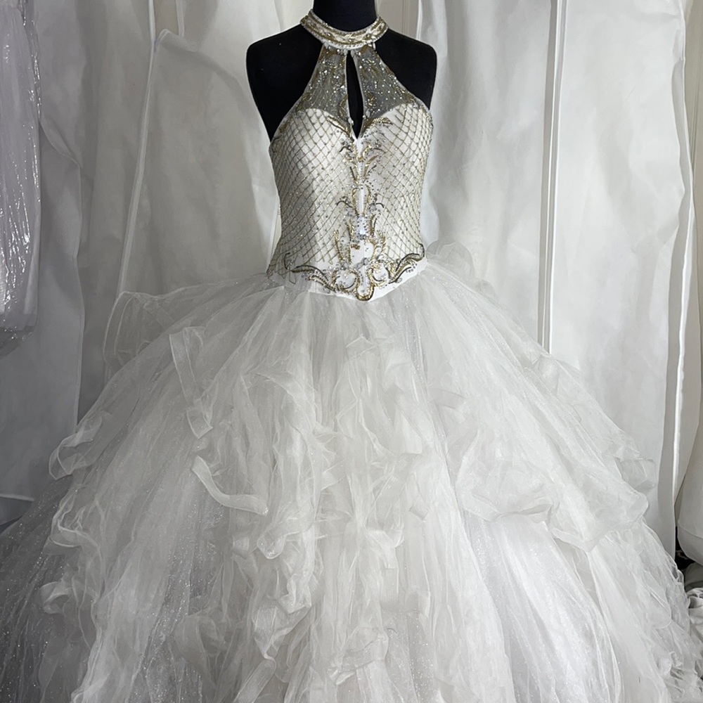 Brand Bella Sera. Size 8